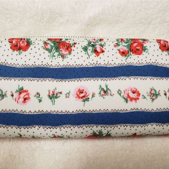 NWOT Cath Kidston Rose Continental Wallet - Picture 2 of 3
